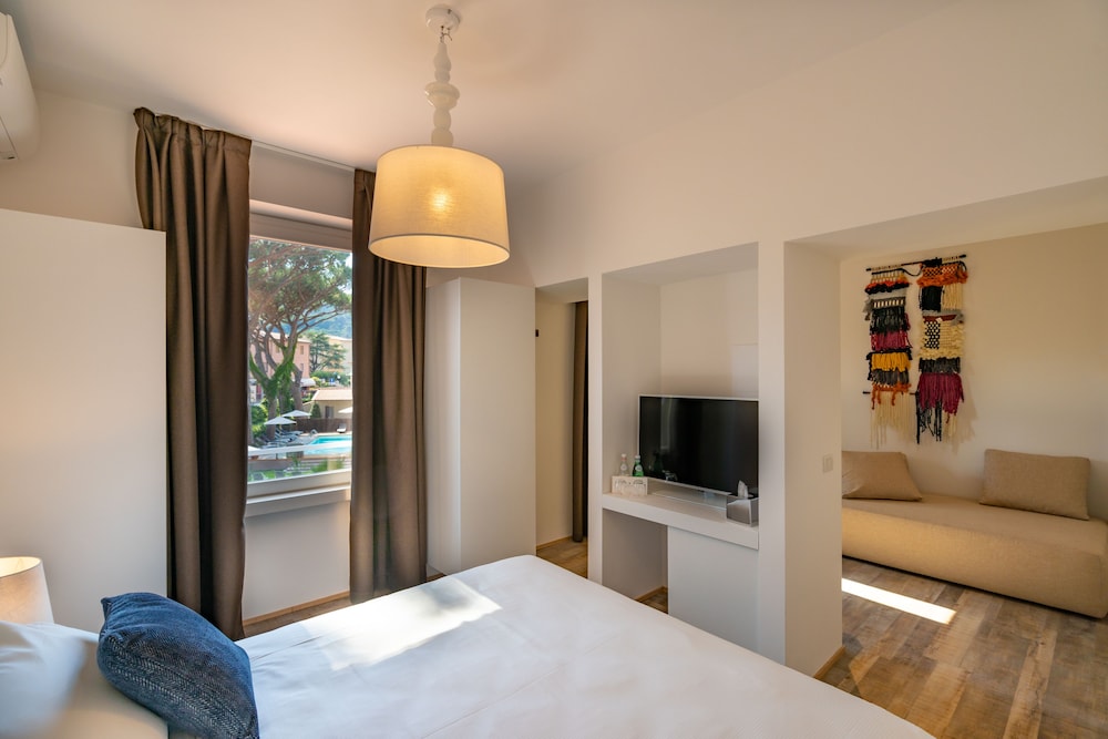 Family Room, 1 Double Bed with Sofa bed photo 2