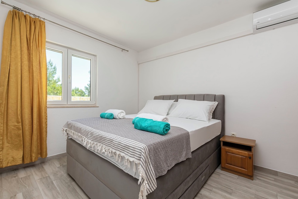 Apartment (A1)