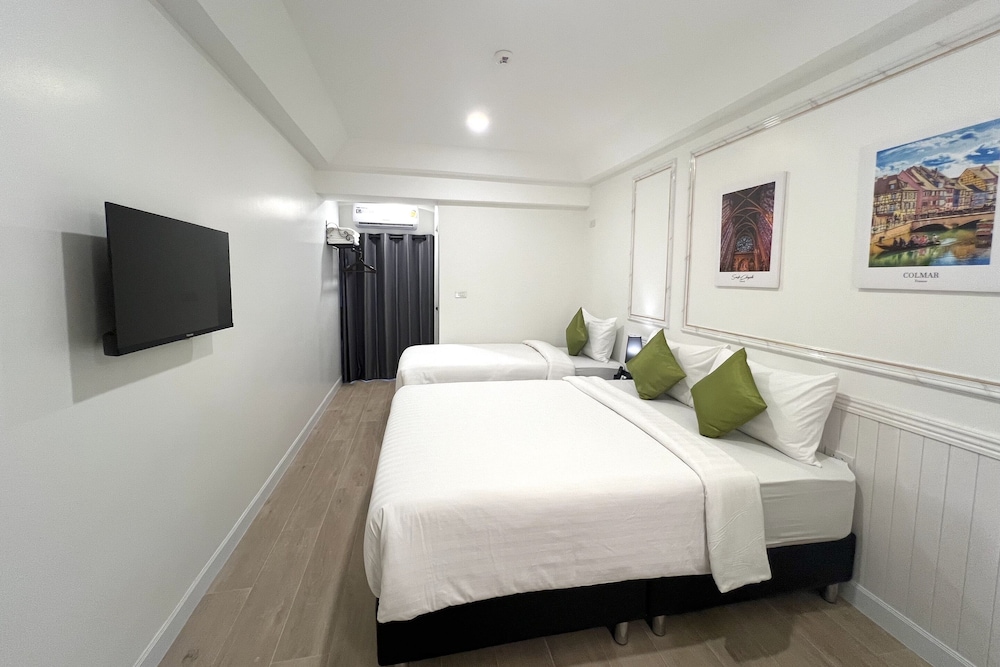 Deluxe Triple Room photo 3
