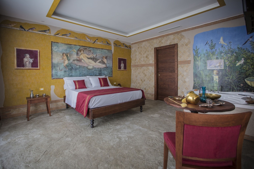 Luxury Suite photo 2