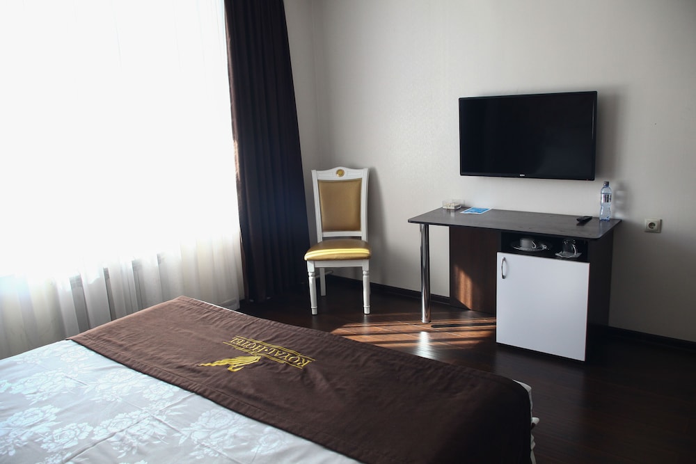 Superior Room (King) photo 2