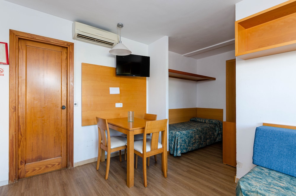 Family Apartment, 1 Bedroom, Balcony (4 people) photo 3