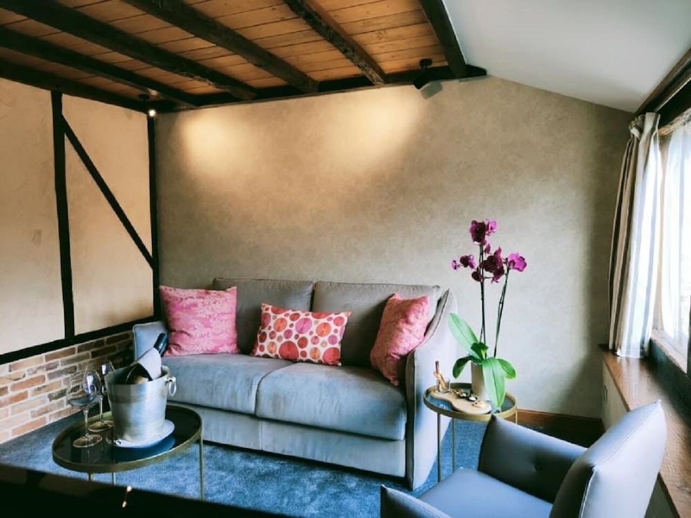 Suite, 1 Double Bed with Sofa bed, Garden View photo 3