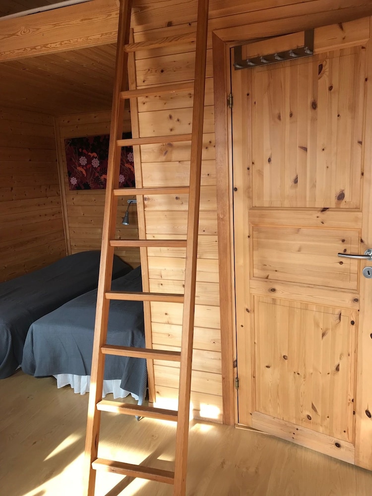 Cabin photo 2