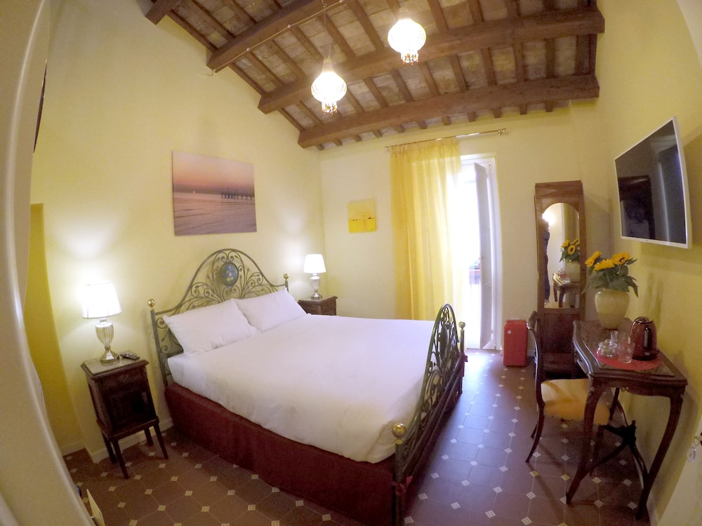Deluxe Double Room, City View