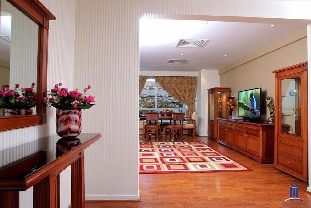 Family Apartment photo 2