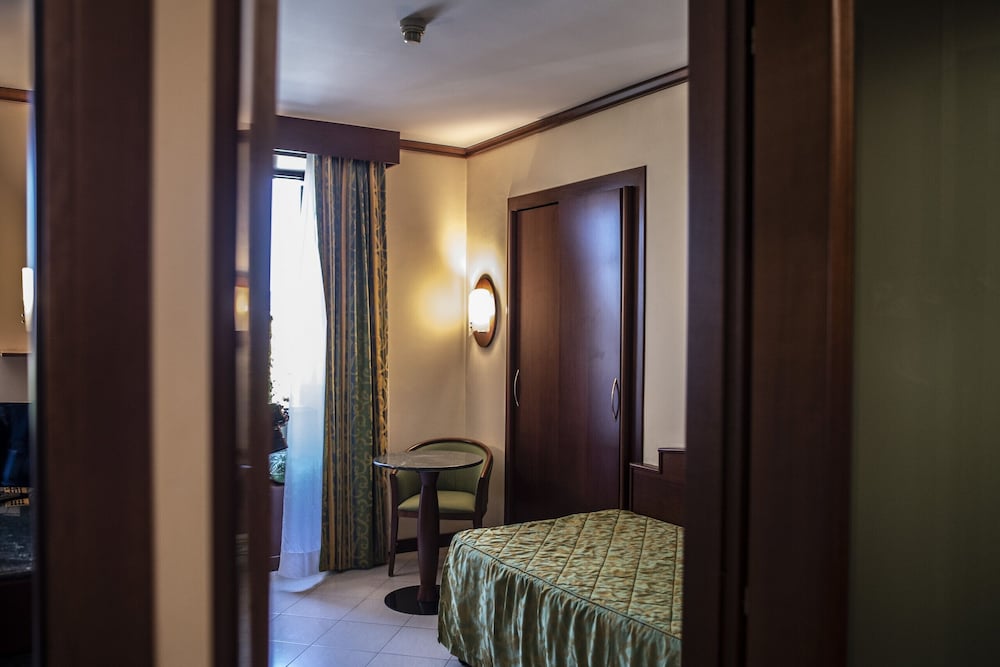 Business Single Room, 1 Twin Bed, Sea View photo 2