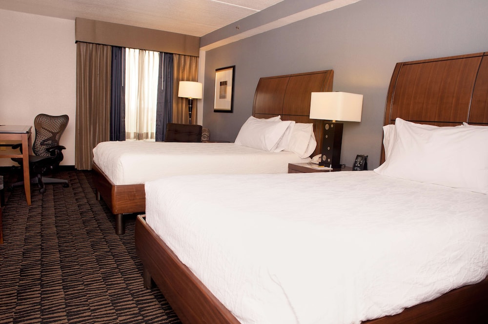 Two Double Beds - Photo 1