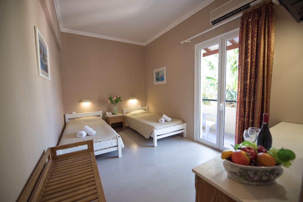 Standard Double Room Single Use, Pool View - Photo 2