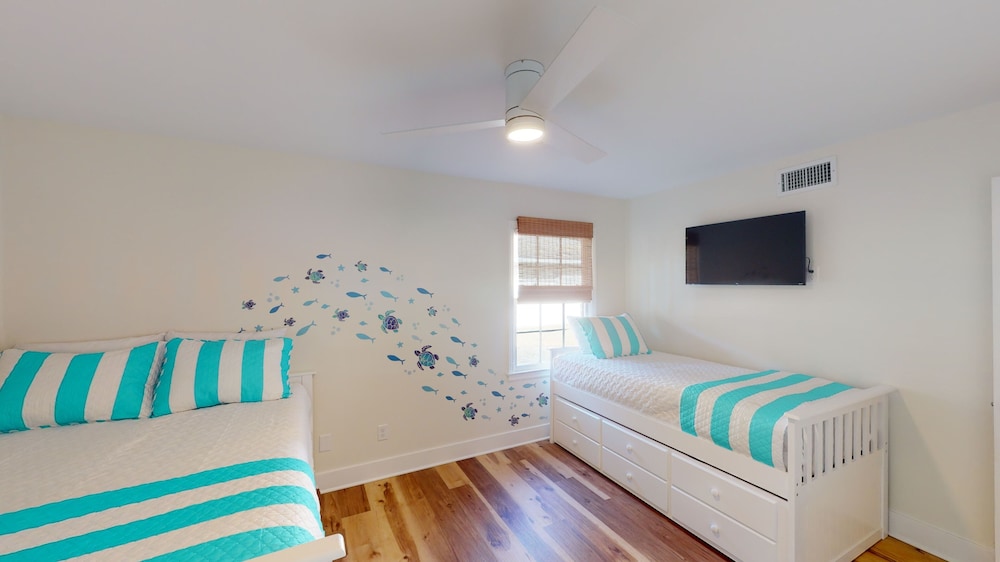 House, 4 Bedrooms photo 2