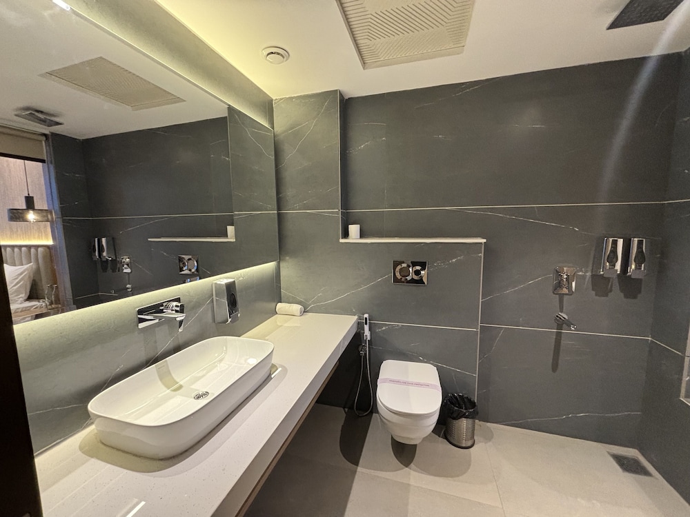 Premium Room - Photo 8