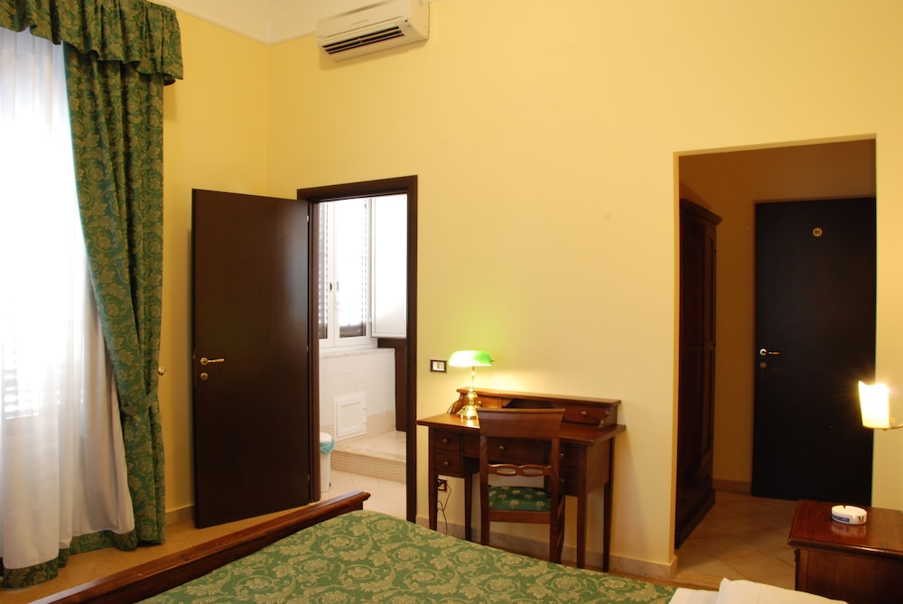 Economy Double or Twin Room - Photo 3
