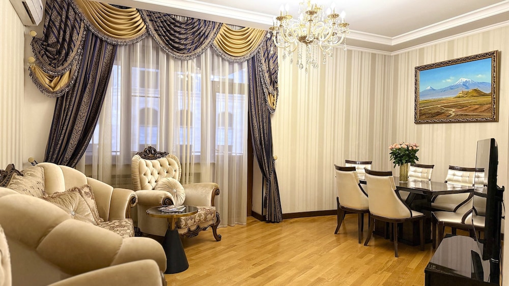 Elite Condo, 2 Bedrooms, Balcony, City View