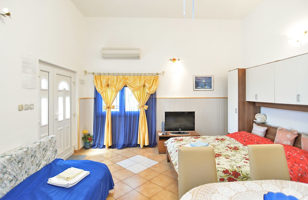 Standard Studio, 1 Bedroom (0333)