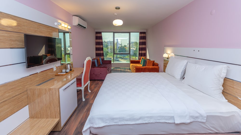 Quadruple Room - Photo 1