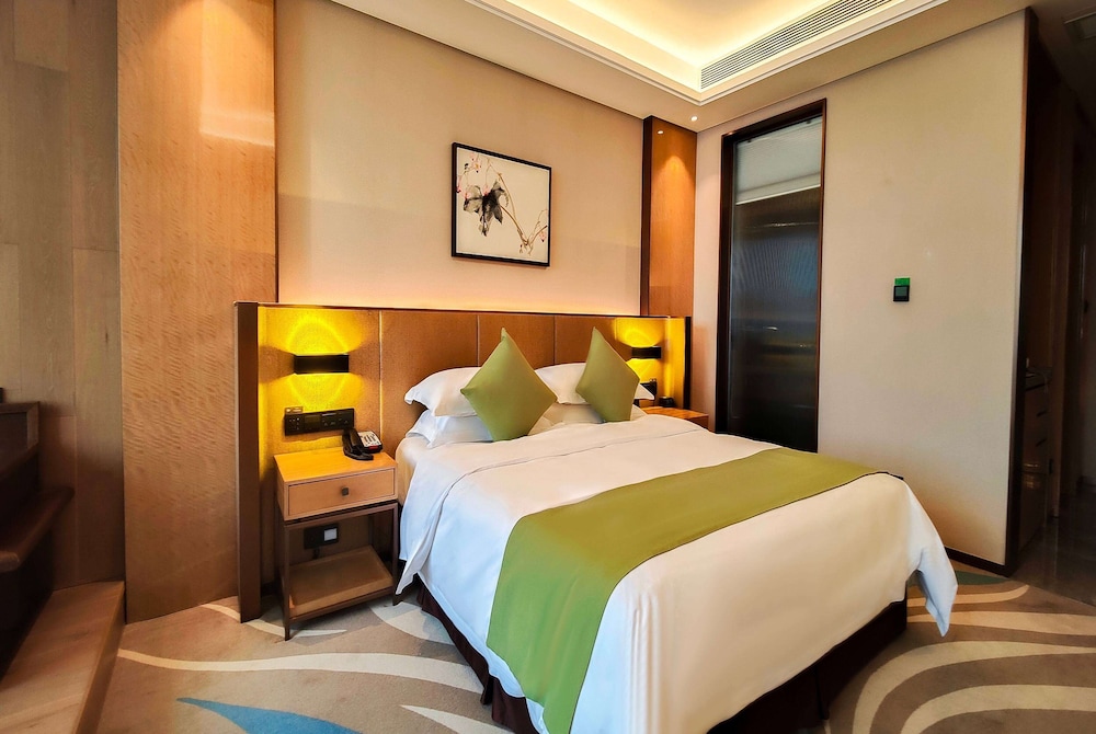 Deluxe Room, 1 King Bed, Smoking