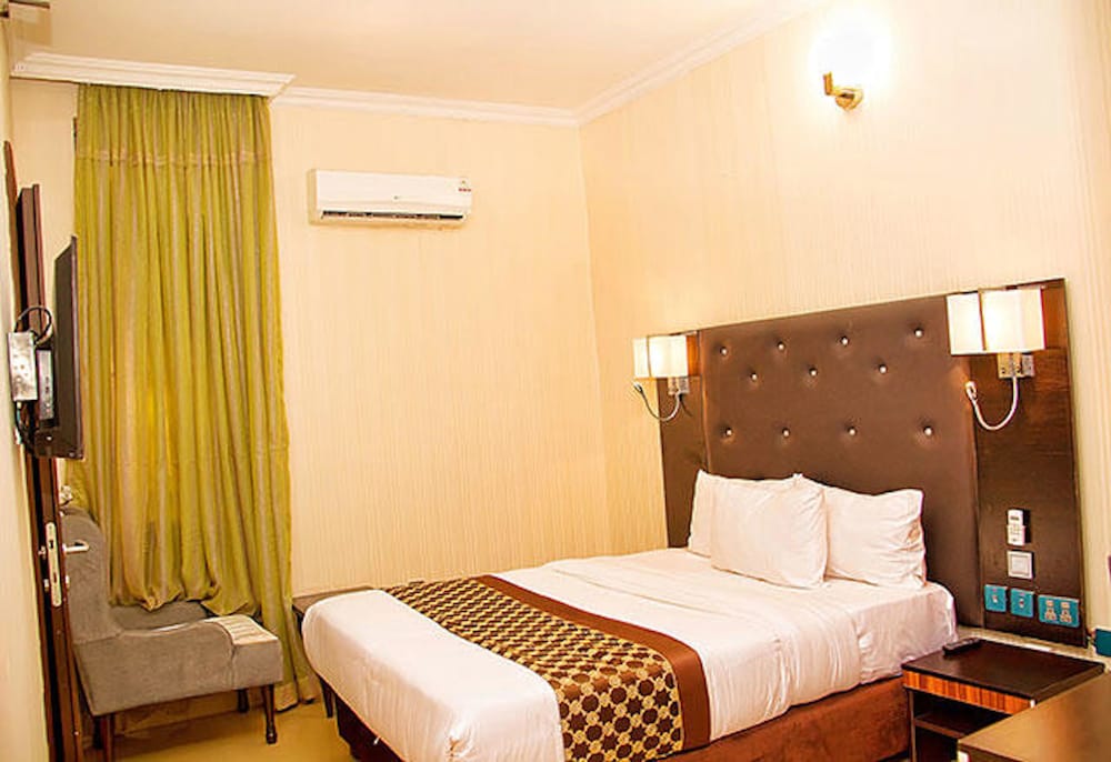 Room (Diplomatic)