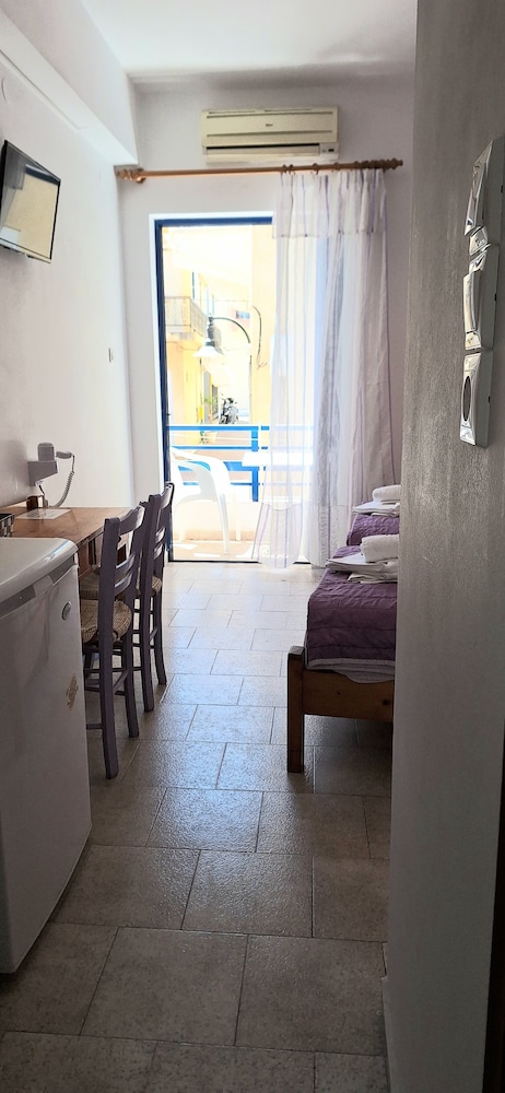 Double or Twin Room, Non Smoking photo 3