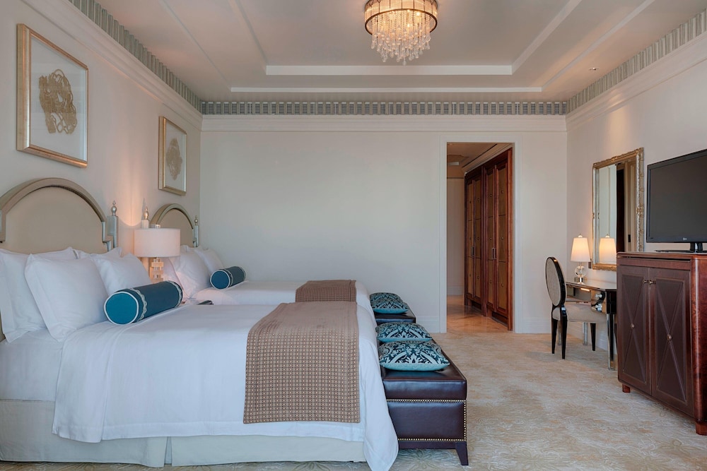 Superior Room, 2 Double Beds, Partial Sea View photo 2