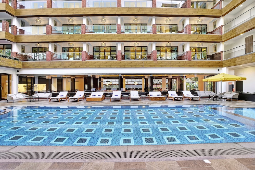 Premium Room, Balcony, Pool View - Photo 9