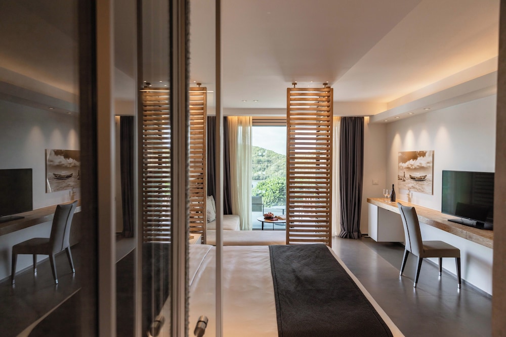 Premium Junior Suite Sea View - Photo 10