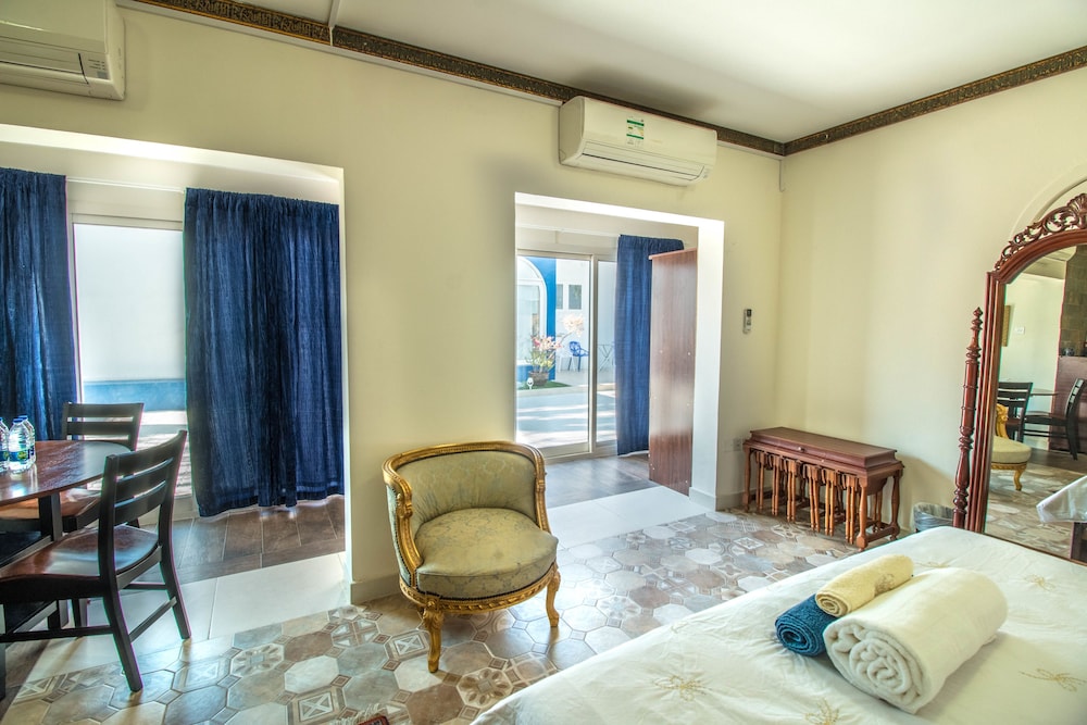 Suite, Garden Area photo 2