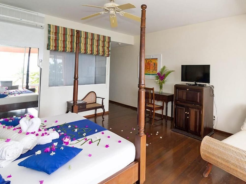 Superior Room, 1 King Bed, Balcony, Ocean View photo 1