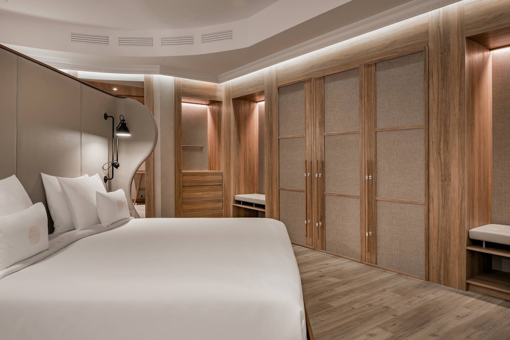 Suite, 1 Bedroom, City View
