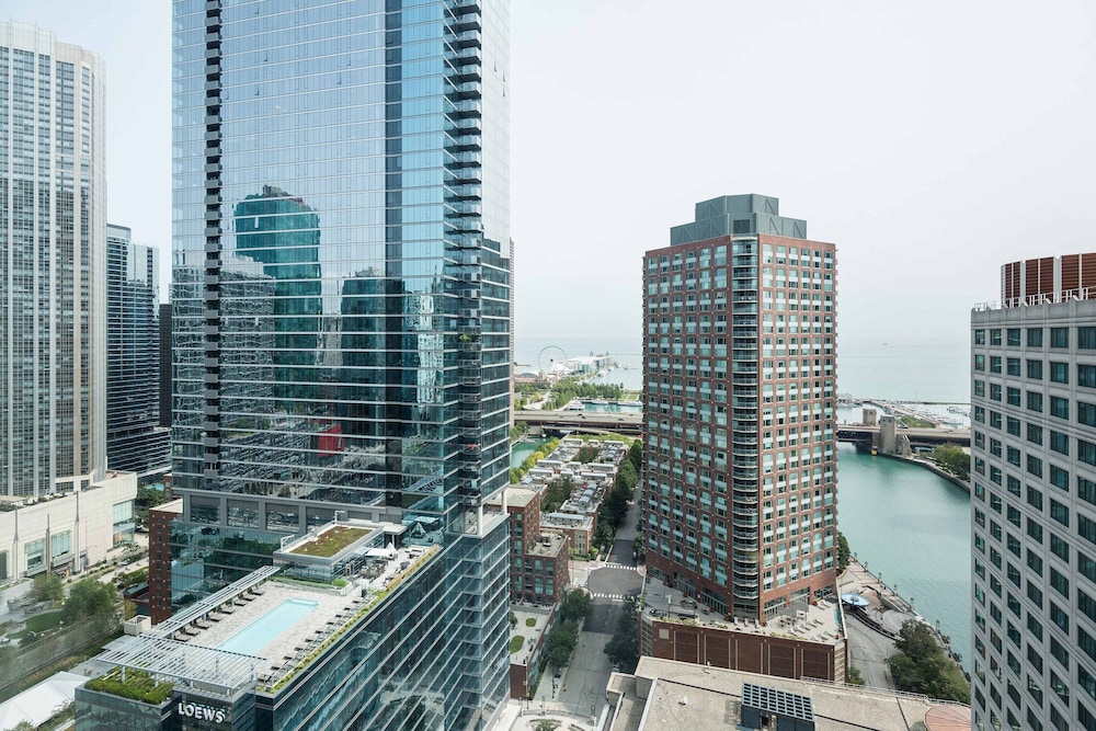 Suite, 1 Bedroom, Lake View - Photo 10