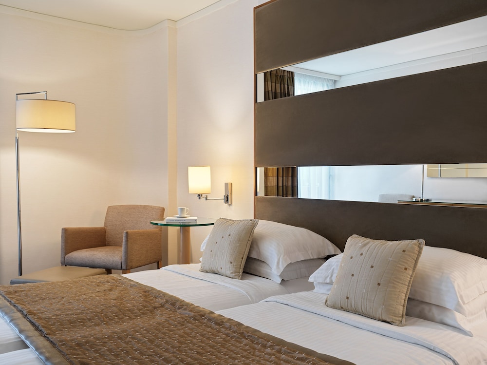 Superior Double or Twin Room, City View (Business) - Photo 2