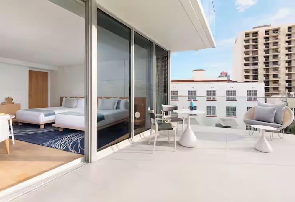 Superior Room, 2 Queen Beds, Terrace, Poolside