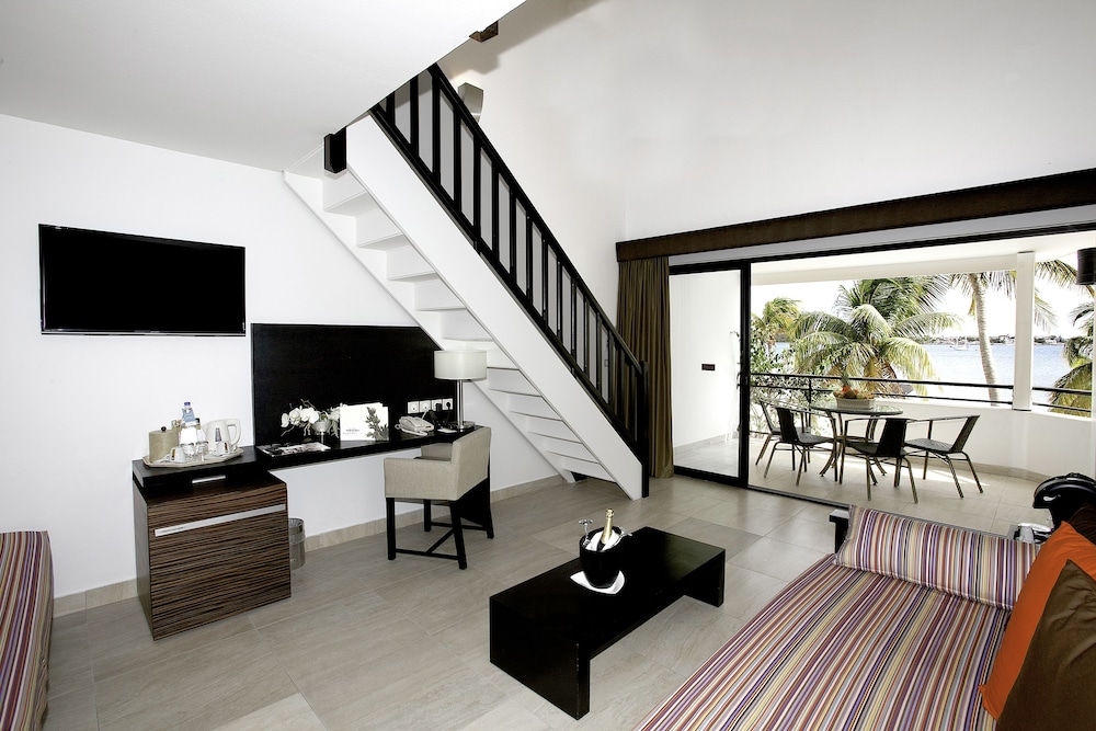 Superior Duplex (Suite) - Photo 1