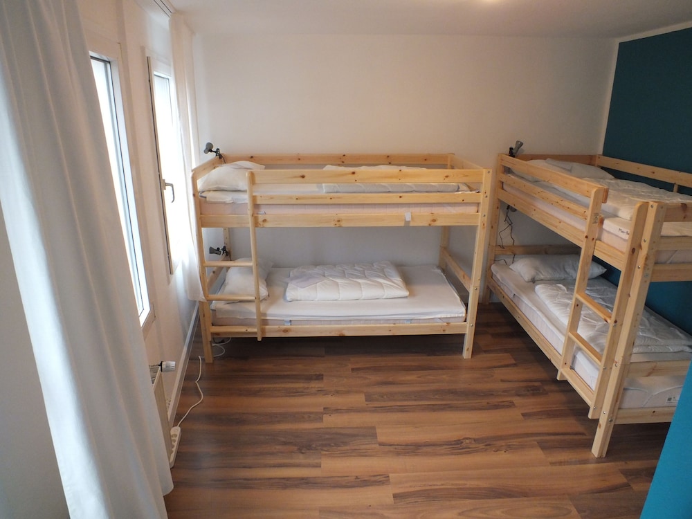 Quadruple Room, Women Only photo 1