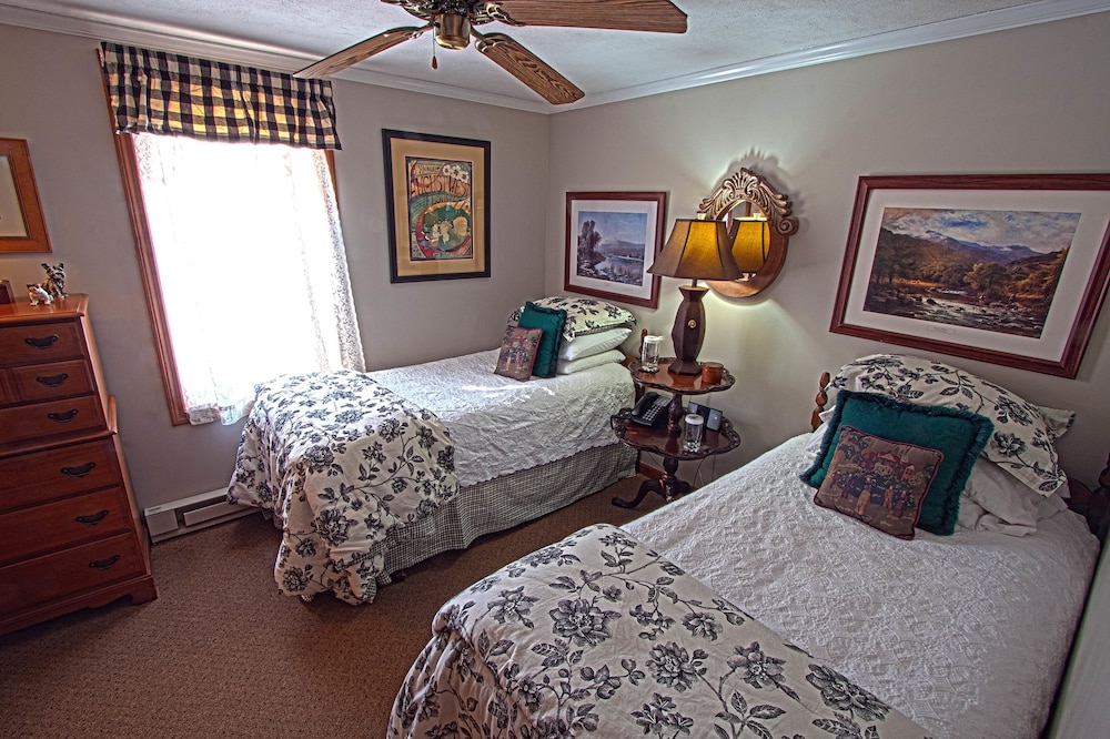 Comfort Suite, 2 Bedrooms, Jetted Tub photo 3