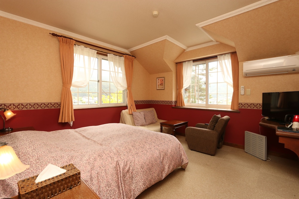 Double Room Suite, Non Smoking, Mountain View photo 1