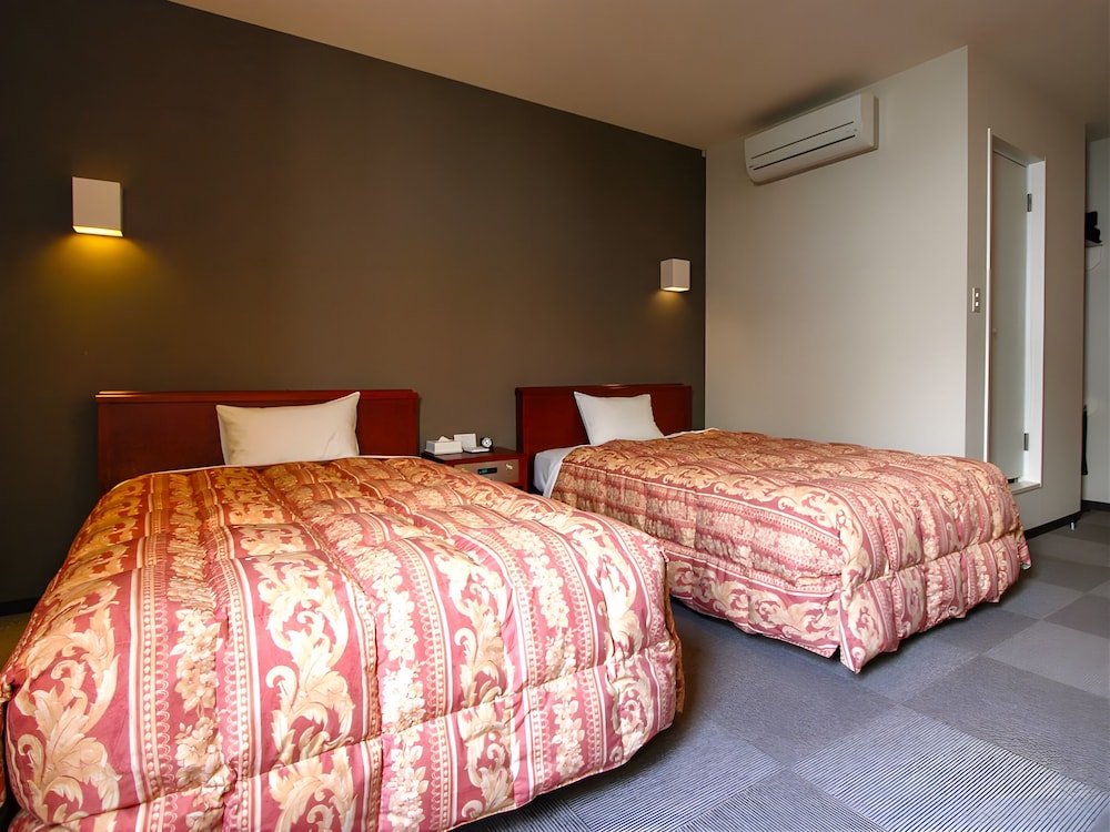 Twin Room, Smoking photo 2