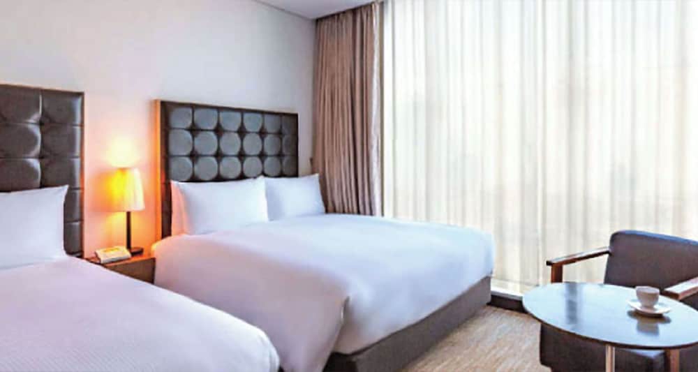 Family Room, 2 Double Beds, Non Smoking, City View - Photo 2