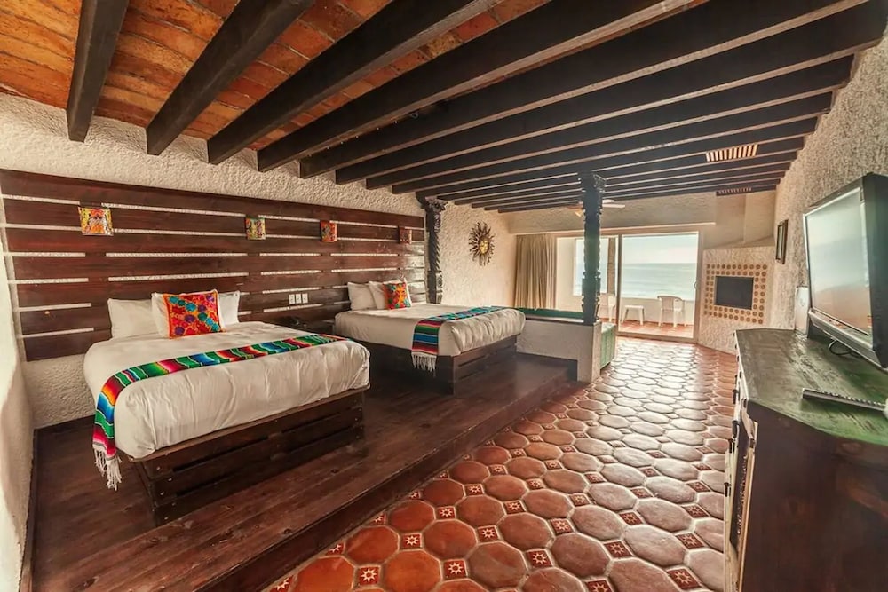 Junior Suite, 2 Queen Beds, Ocean View