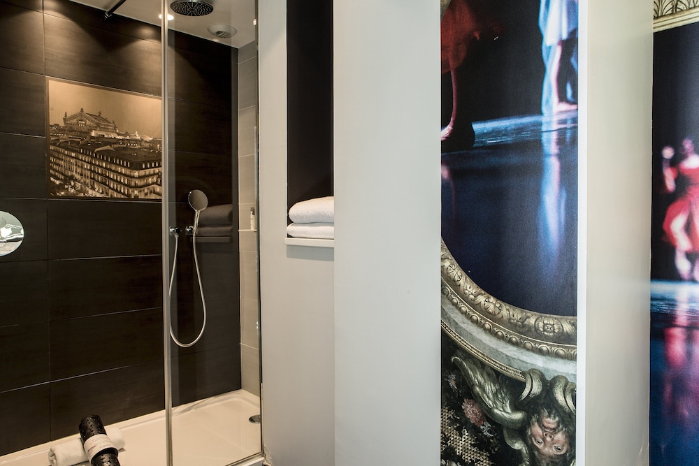 Hotel Indigo Paris - Opera by IHG bathroom photo