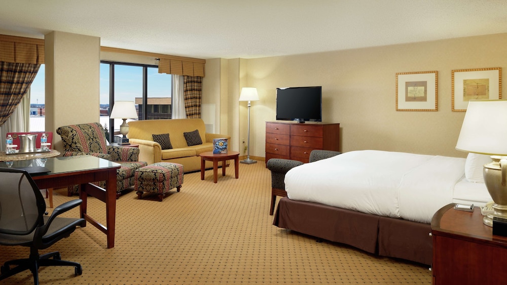 Junior Suite - 1 King Bed - Photo 2