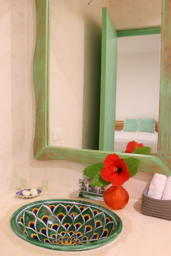 Basic Quadruple Room, Private Bathroom - Photo 15