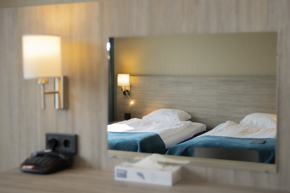 Standard Twin Room - Photo 4