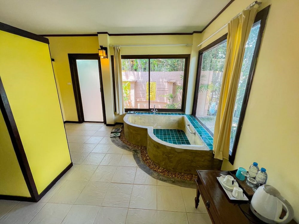 Deluxe Double Room, Lagoon View photo 2