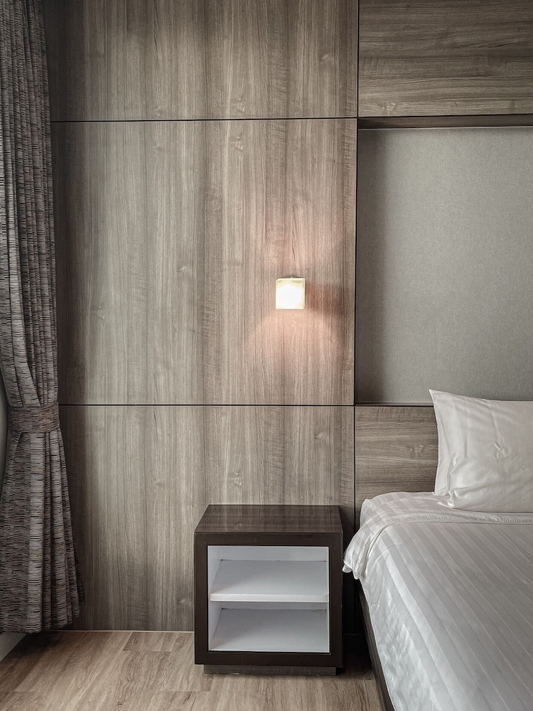 Grand Deluxe Room - Photo 14
