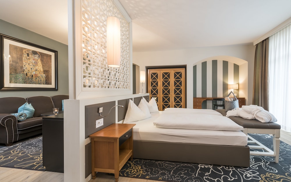 Deluxe Suite photo 1
