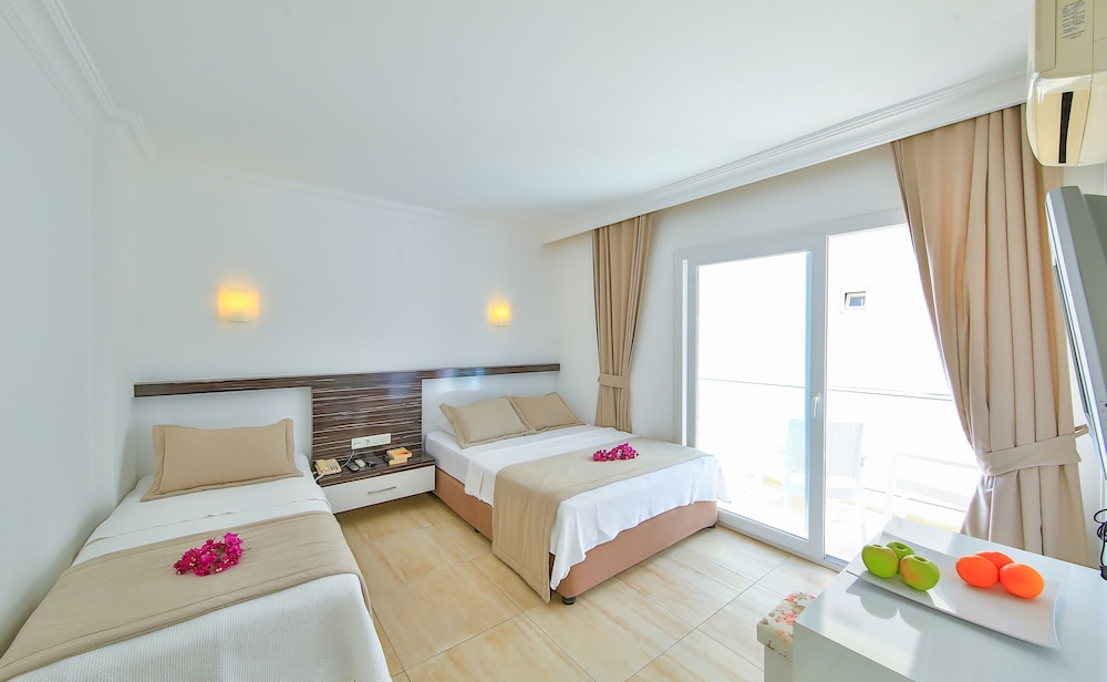 Triple Room, Partial Sea View photo 1
