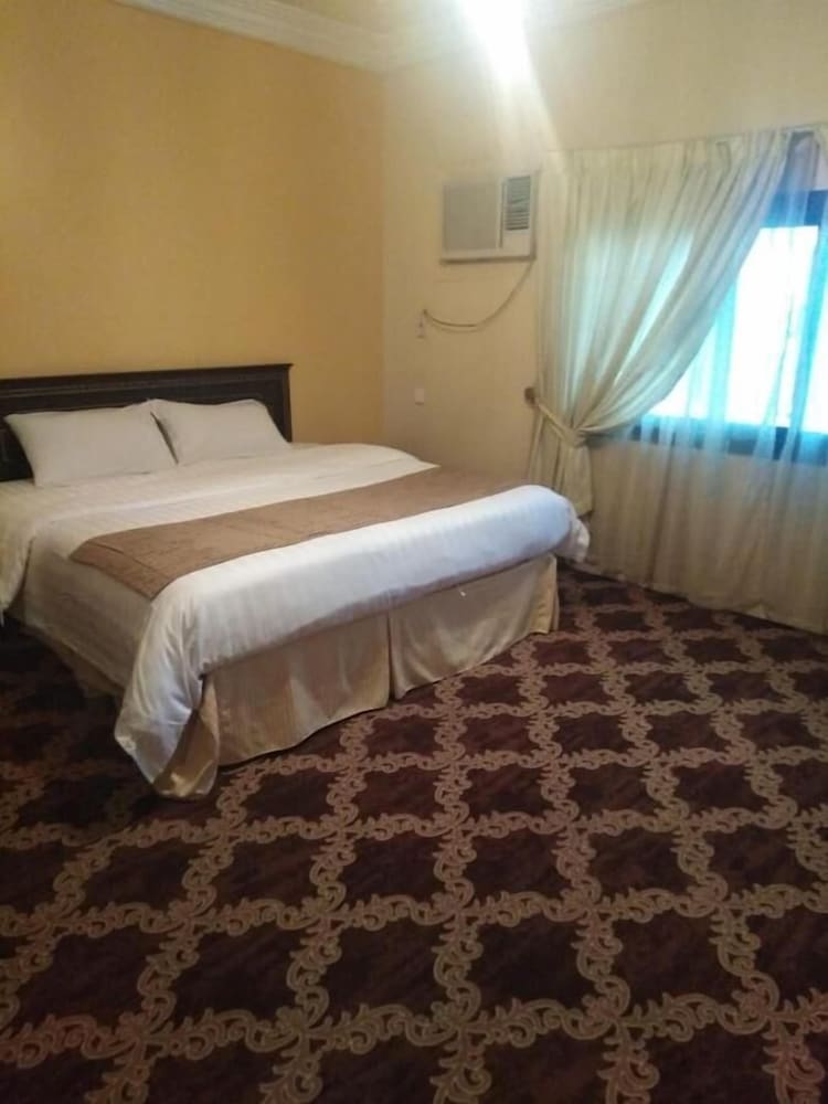 Deluxe Room - Photo 9