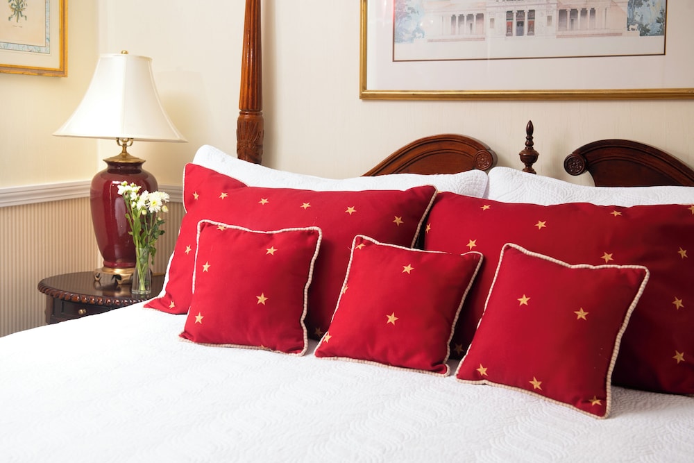 Deluxe Room, 1 King Bed (No Pets) - Photo 7