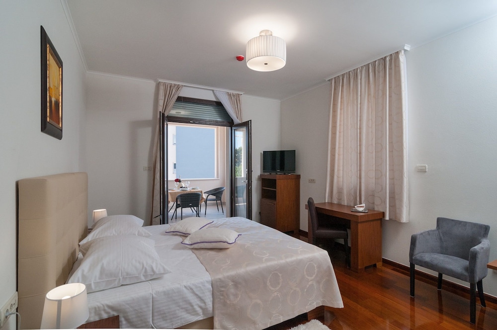 Double or Twin Room, Balcony (1)