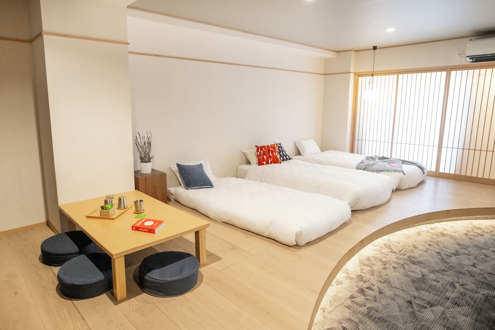 Signature Suite (Non-smoking) - Photo 7